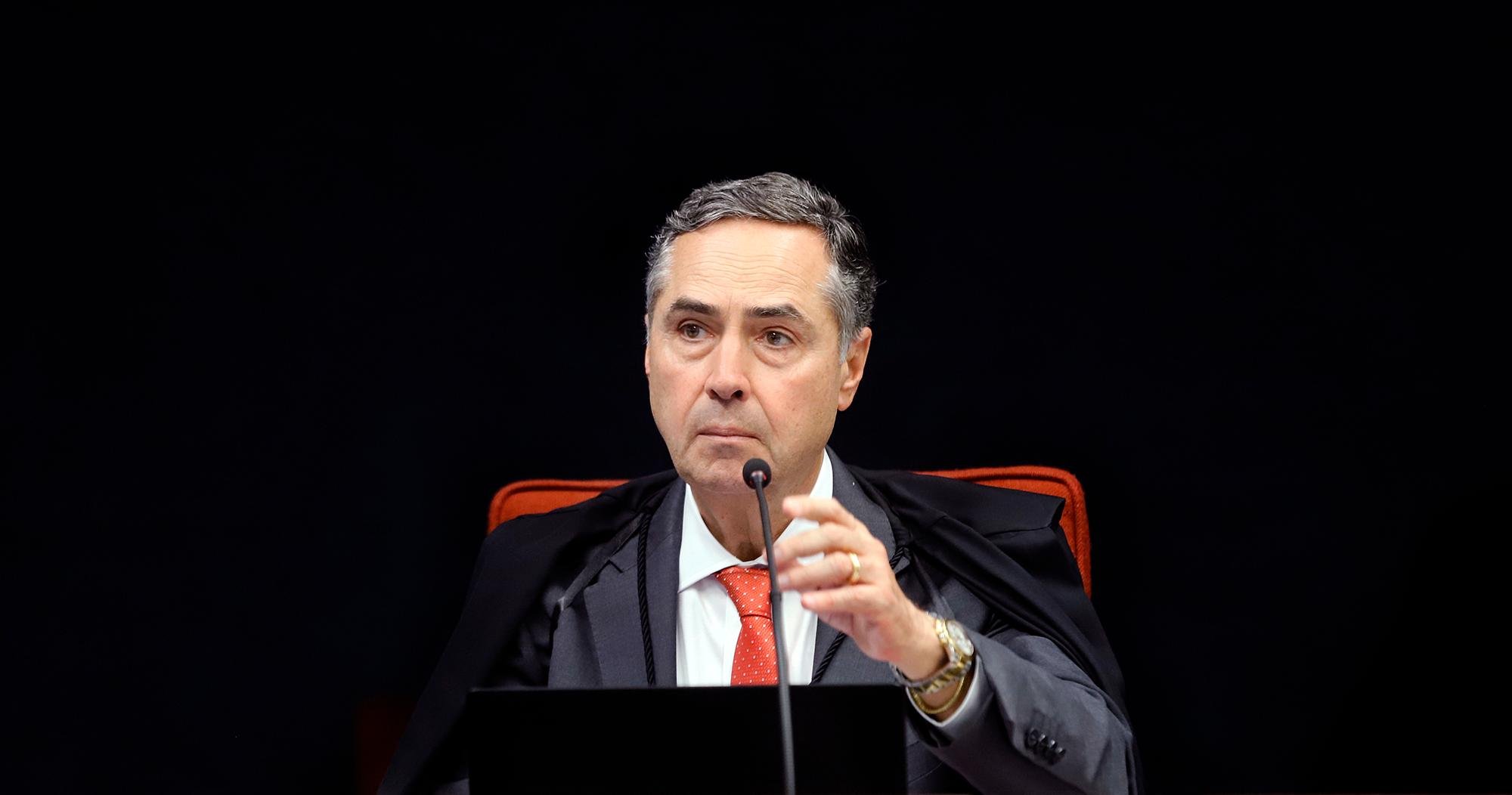 Para Barroso, "a interfer&ecirc;ncia de atores externos amea&ccedil;a a seguran&ccedil;a jur&iacute;dica sobre o funcionamento do sistema"