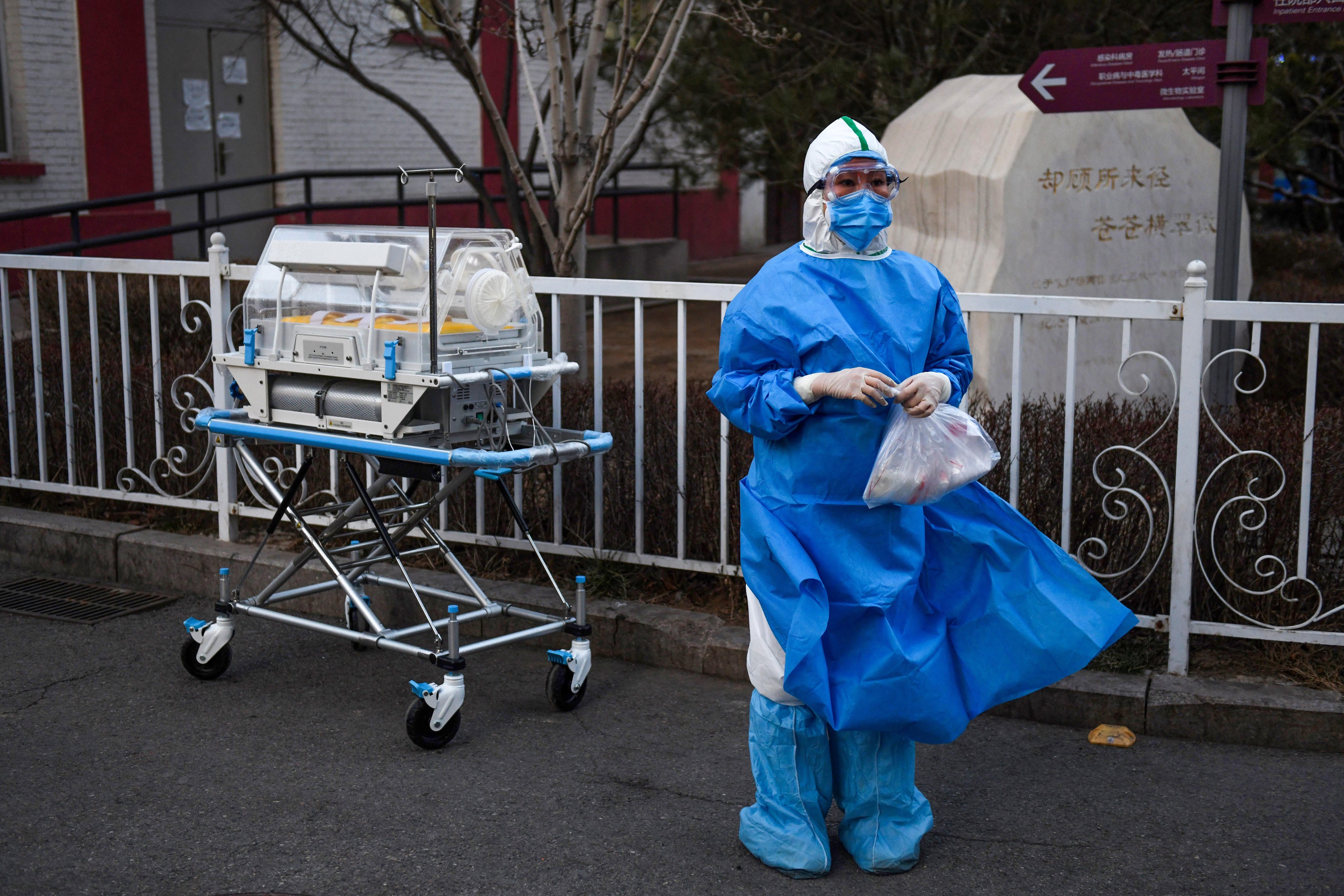 Pesquisas de gerentes de compras de empresas divulgadas na sexta-feira mostraram que o crescimento da epidemia se enfraqueceu ainda mais no Jap&atilde;o e atingiu encomendas de exporta&ccedil;&atilde;o na Alemanha