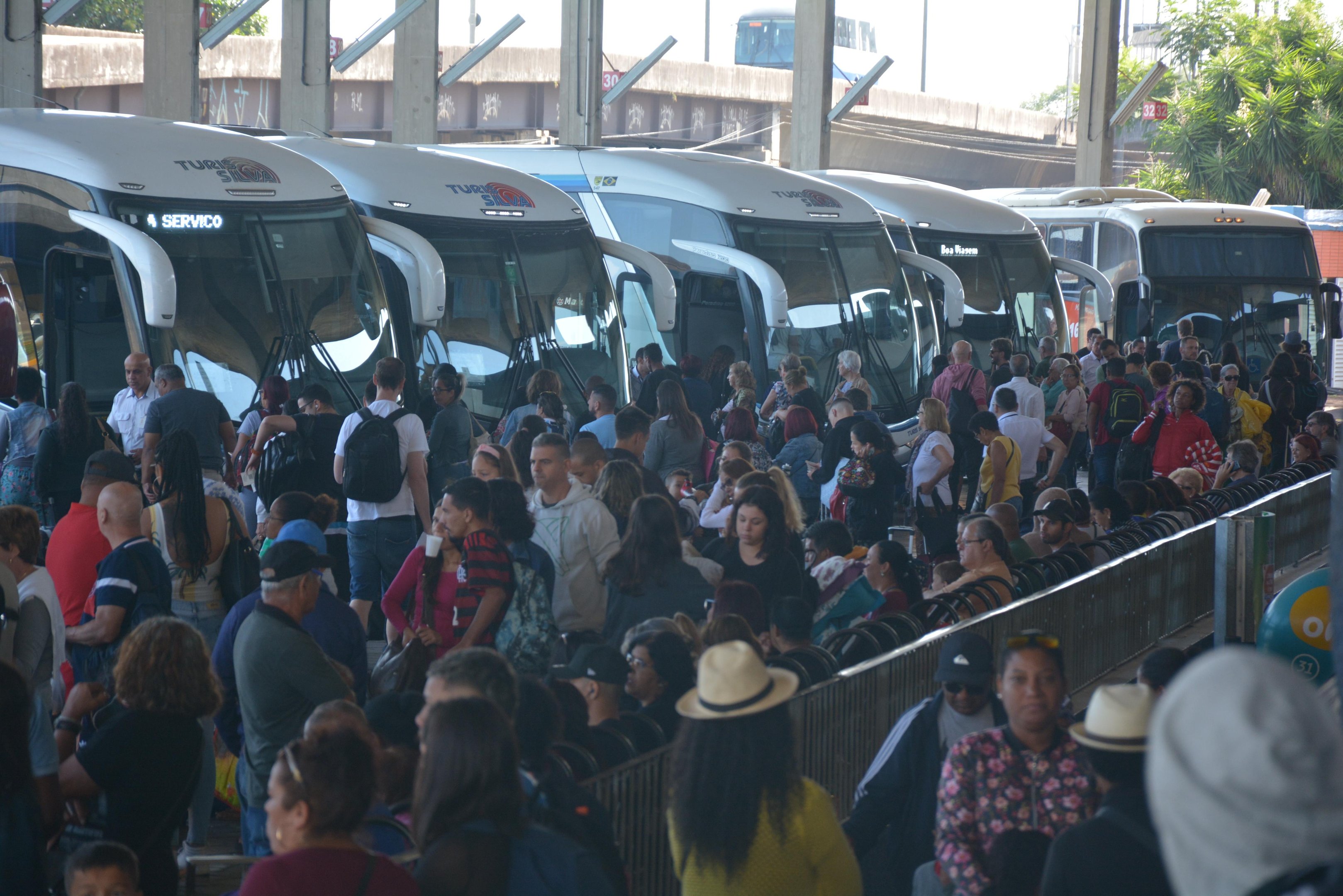 Sa&iacute;da da Rodovi&aacute;ria de Porto Alegre foi movimentada na manh&atilde; deste s&aacute;bado