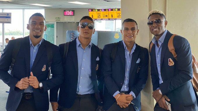 Durante passagem pelo Panam&aacute;, jogadores do Tolima tiraram foto para o perfil oficial do clube no Twitter
