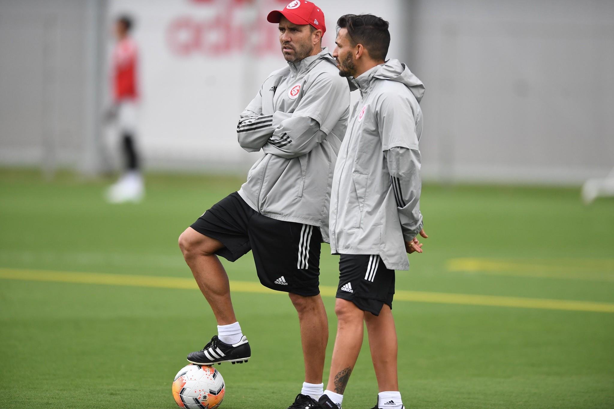 Coudet comandou treino fechado nessa ter&ccedil;a