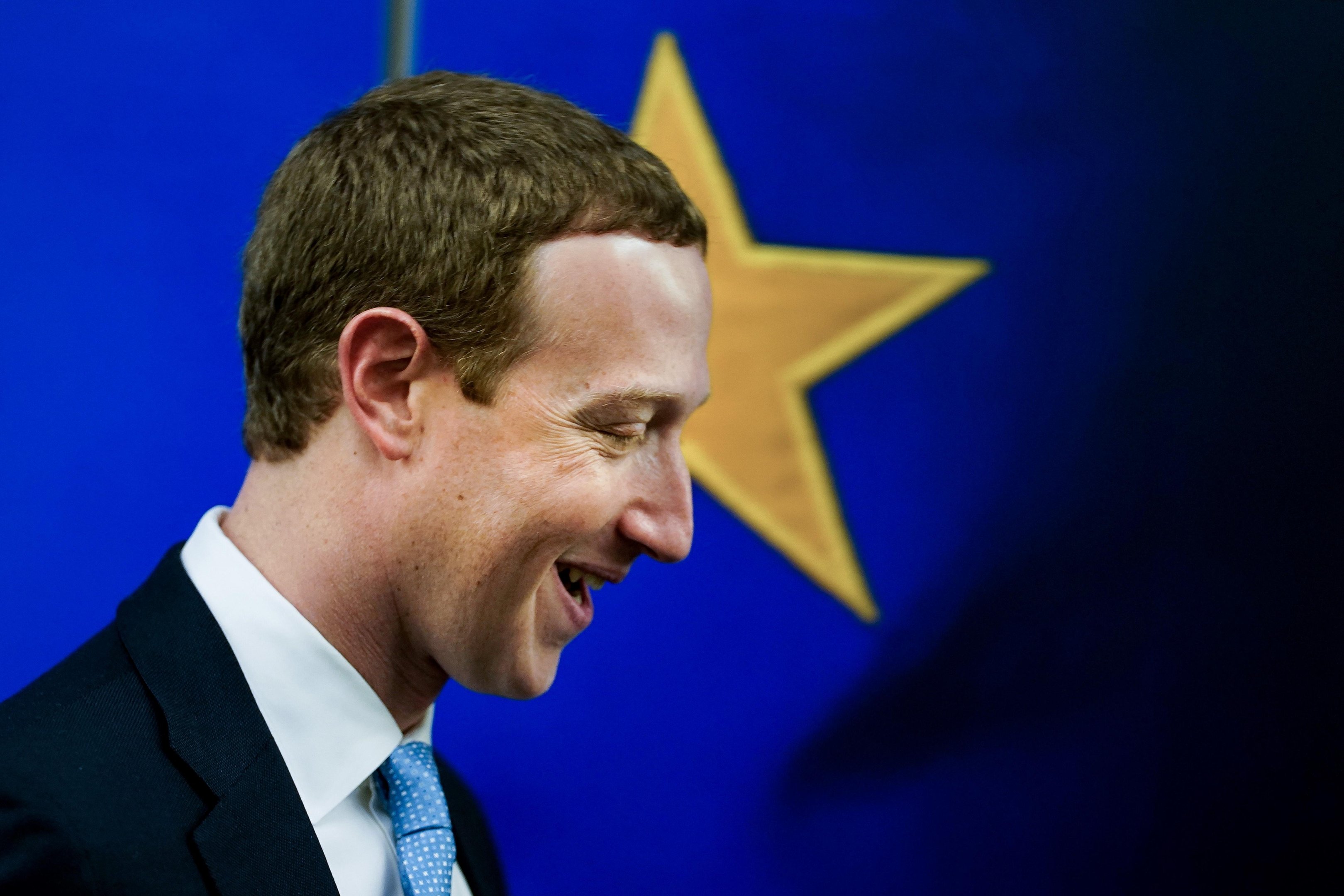 Facebook afirmou que quando os usu&aacute;rios buscarem informa&ccedil;&otilde;es relacionadas ao v&iacute;rus, a rede social exibir&aacute; caixas "pop-up educacionais", com informa&ccedil;&otilde;es que sejam verificadas e de confian&ccedil;a