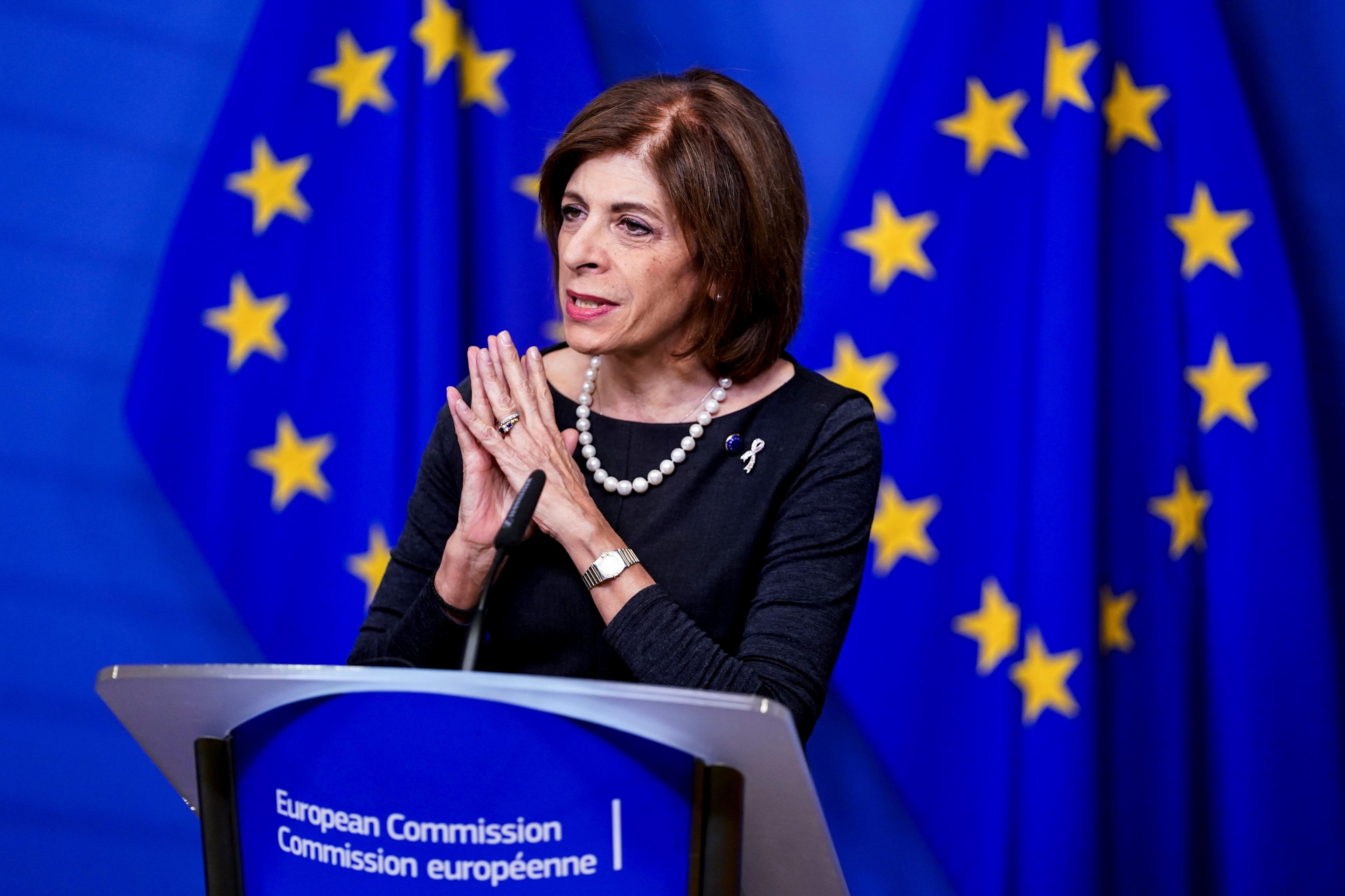 Stella Kyriakides, Comiss&aacute;ria para Sa&uacute;de e Seguran&ccedil;a Alimentar, falou em coletiva em Roma