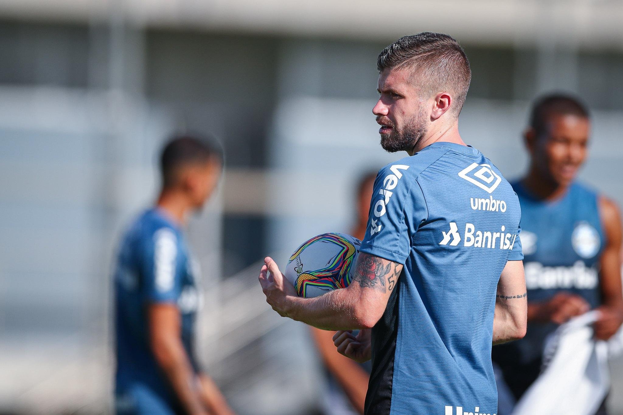 Caio Henrique deve come&ccedil;ar partida como titular pela primeira vez neste s&aacute;bado