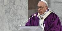 Porta-voz do Vaticano não se referiu ao estado de saúde do papa, de 83 anos
