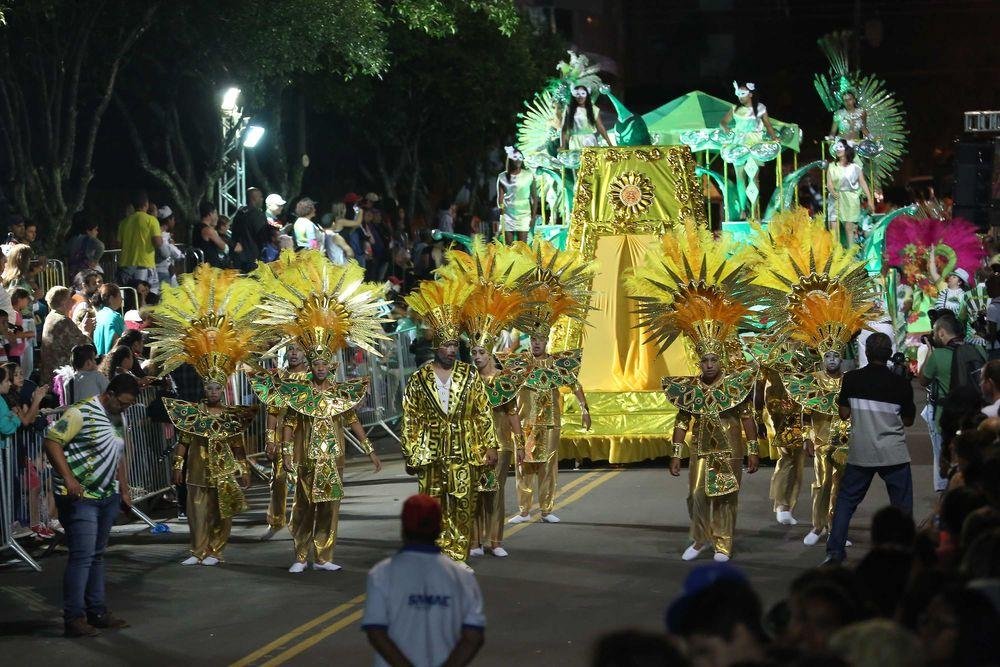 A programa&ccedil;&atilde;o do carnaval 2020 de Caxias do Sul se encerra com a volta do desfile das Escolas de Samba, no centro da cidade.
