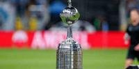 Grêmio e Inter estreiam na competição continental nesta terça-feira