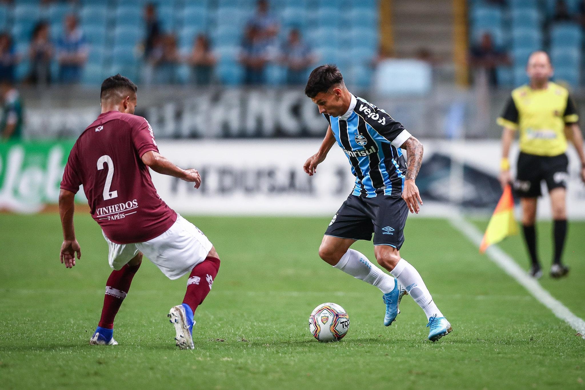 Ferreira est&aacute; afastado do grupo principal do Gr&ecirc;mio