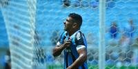 De pênalti, Diego Souza marcou o segundo gol do Grêmio