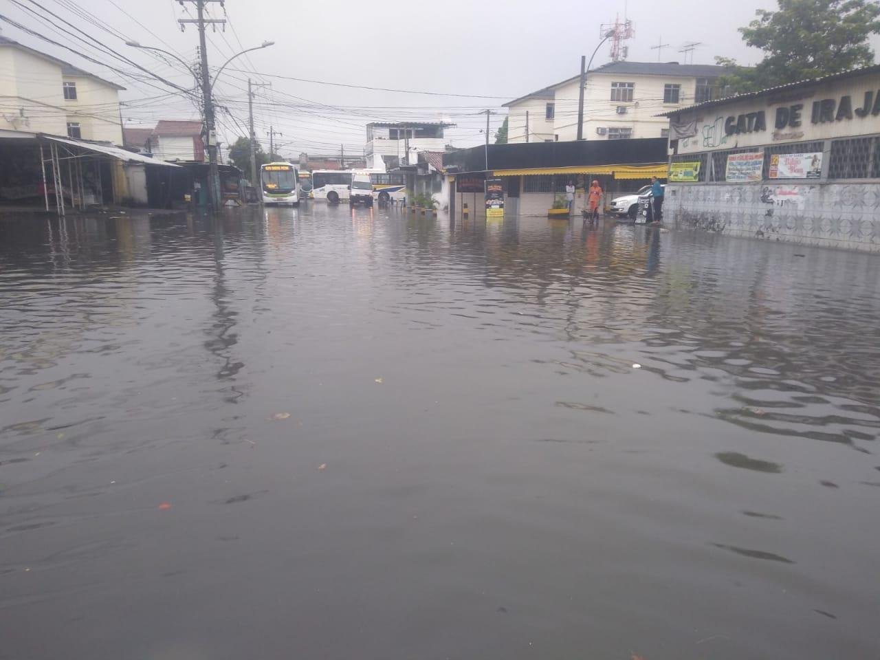 V&aacute;rias regi&otilde;es do Rio de Janeiro tem ruas alagadas devido as chuvas