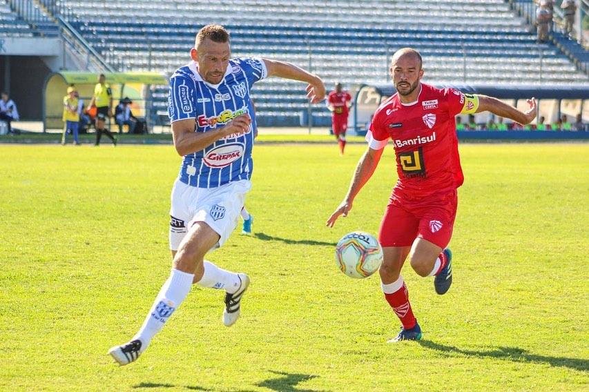 Jogo truncado teve vit&oacute;ria dos donos da casa