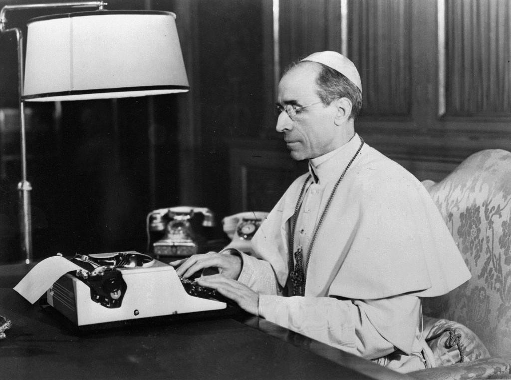 Historiadores come&ccedil;aram, nesta segunda-feira, a investigar os arquivos do pontificado do papa Pio XII