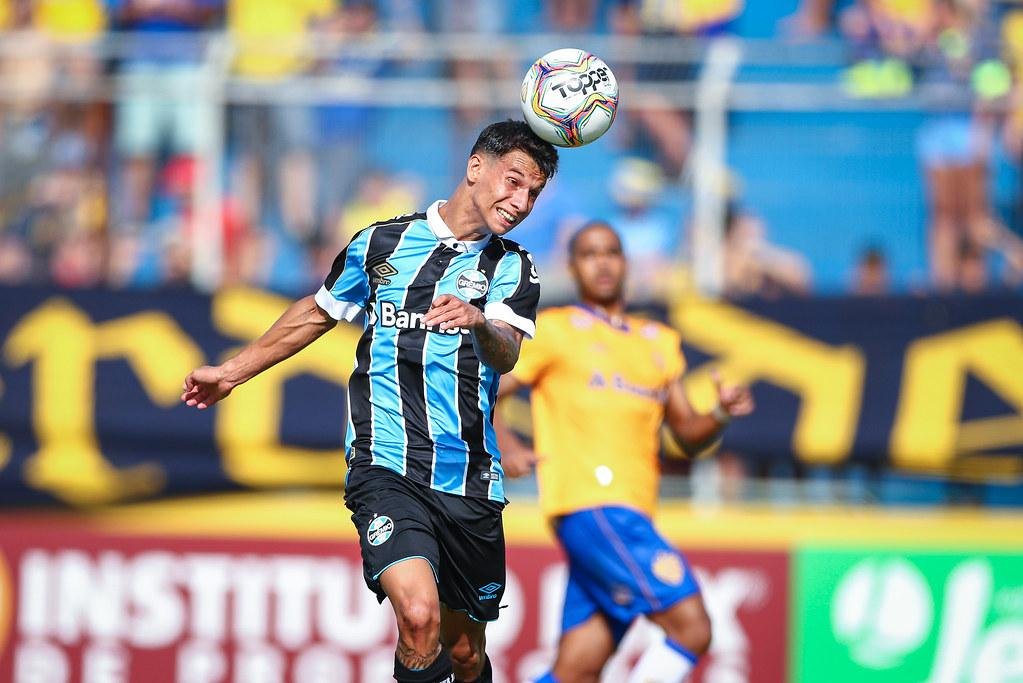 Presidente negou qualquer possibilidade de trocar Ferreira e Thaciano por Nik&atilde;o do Athletico
