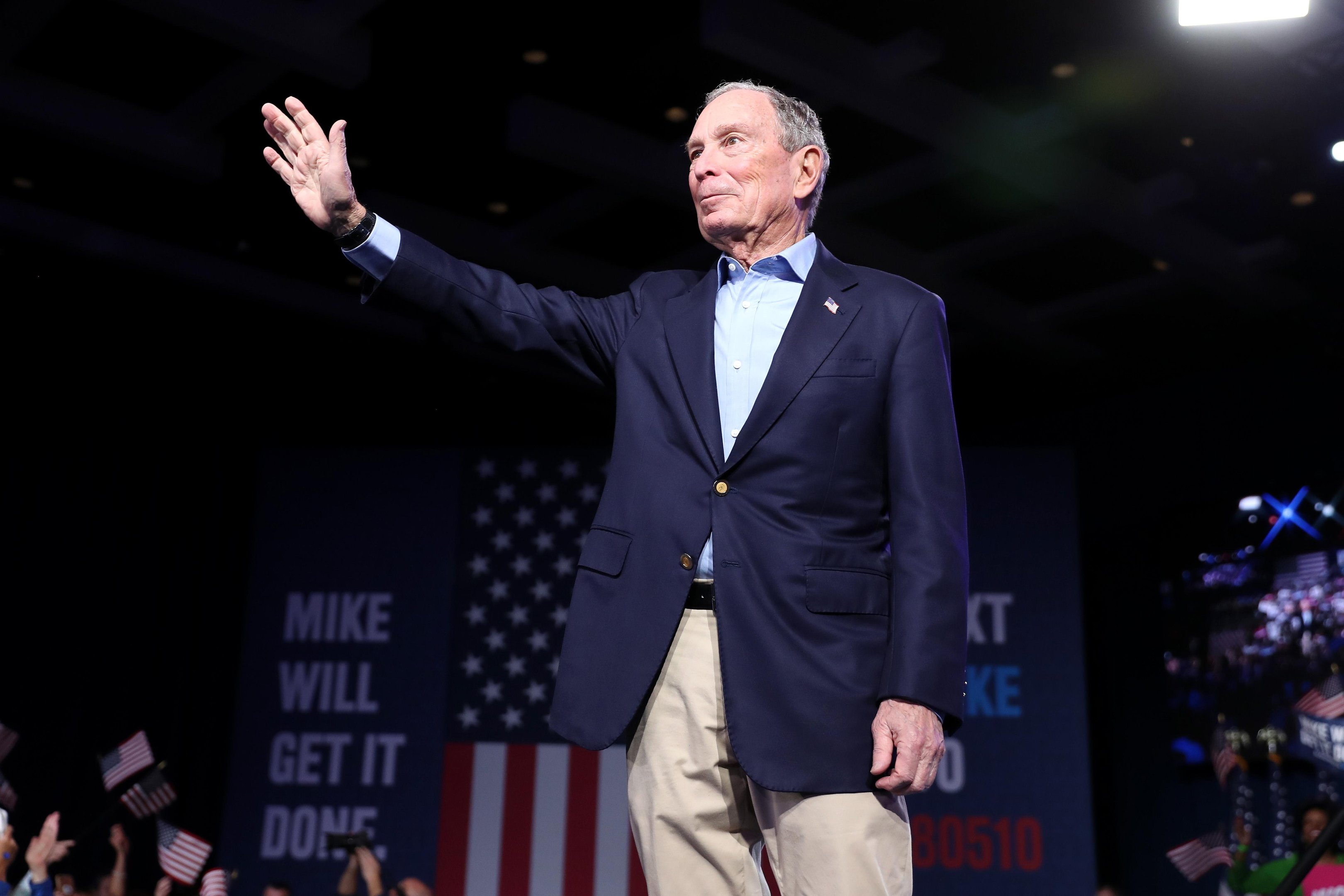 Magnata da m&iacute;dia americano, Michael Bloomberg, anunciou que deixou a corrida democrata &agrave; Casa Branca