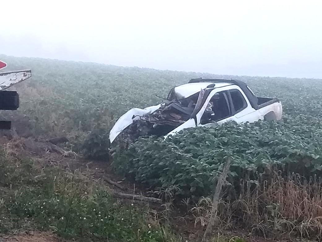 Com impacto, o ve&iacute;culo da v&iacute;tima foi arremessado para fora da p&iacute;sta
