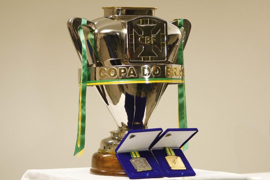 Tr&ecirc;s ga&uacute;chos disputam a terceira fase da Copa do Brasil