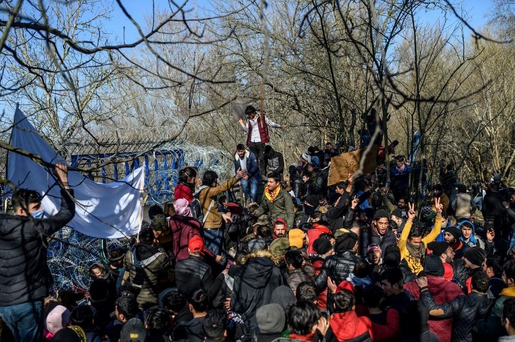 "N&atilde;o v&atilde;o &agrave; fronteira", disse UE em recado direcionado aos migrantes