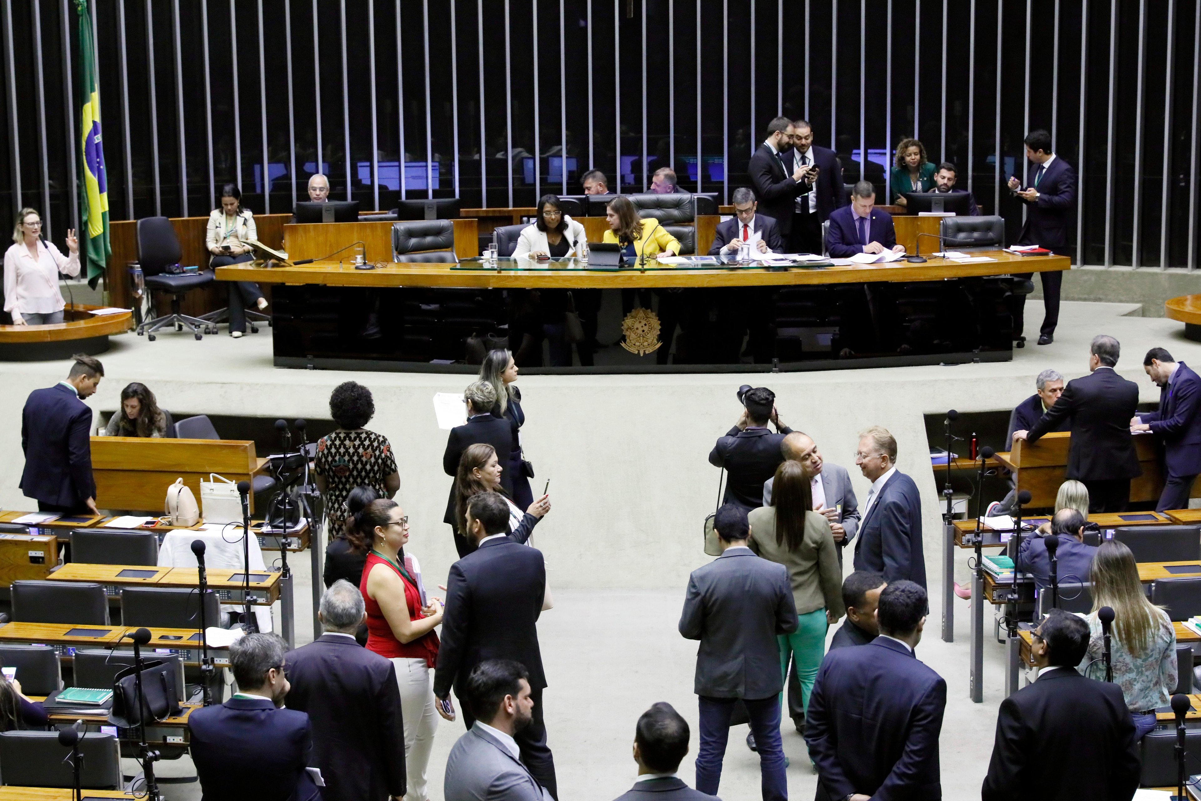 L&iacute;der da bancada ga&uacute;cha, Giovani Cherini (PL), prev&ecirc; press&atilde;o