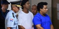 Ronaldinho e Assis estão presos no Paraguai