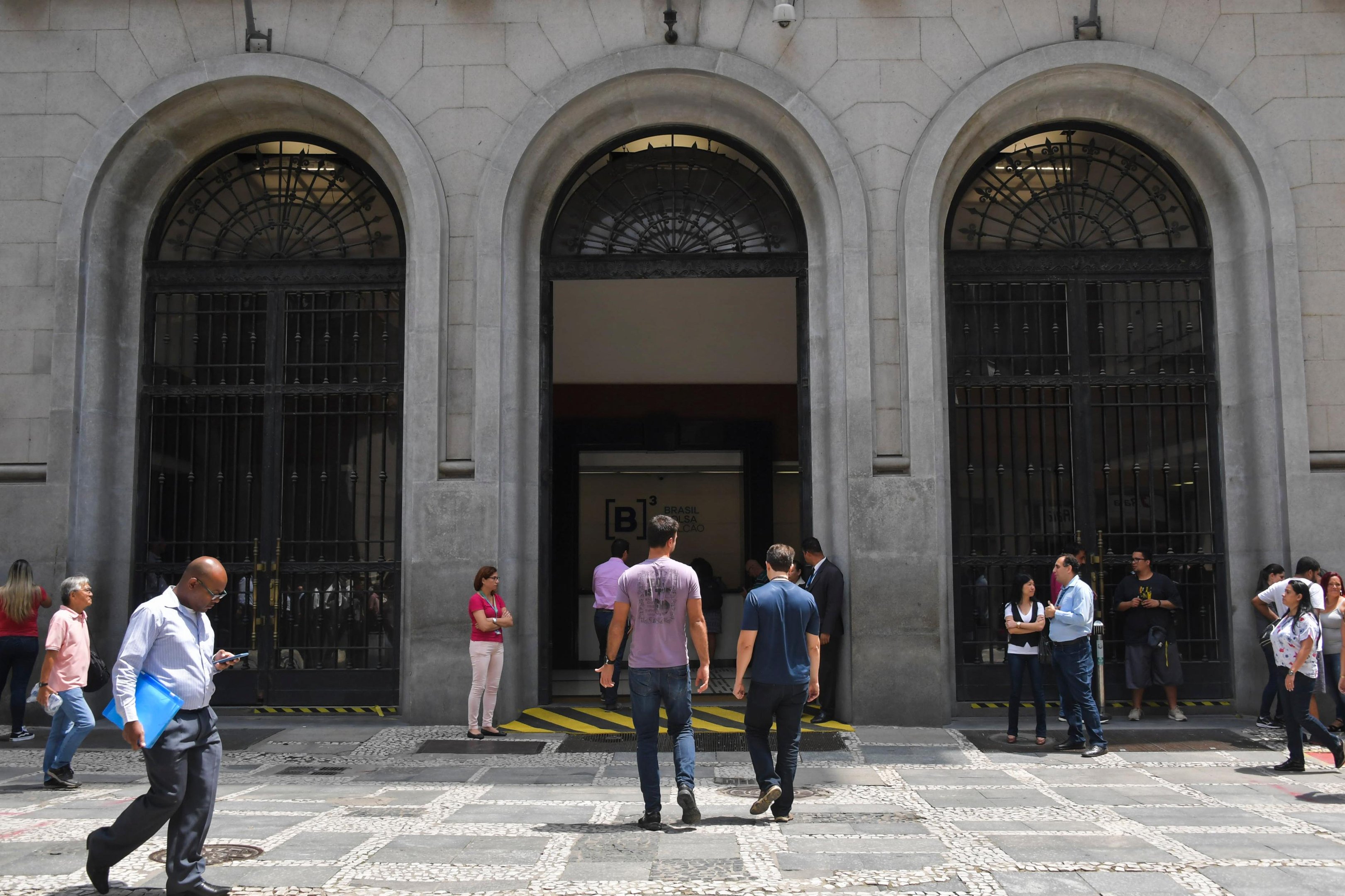 Bolsa de Valores de S&atilde;o Paulo teve um dia de perdas nesta segunda