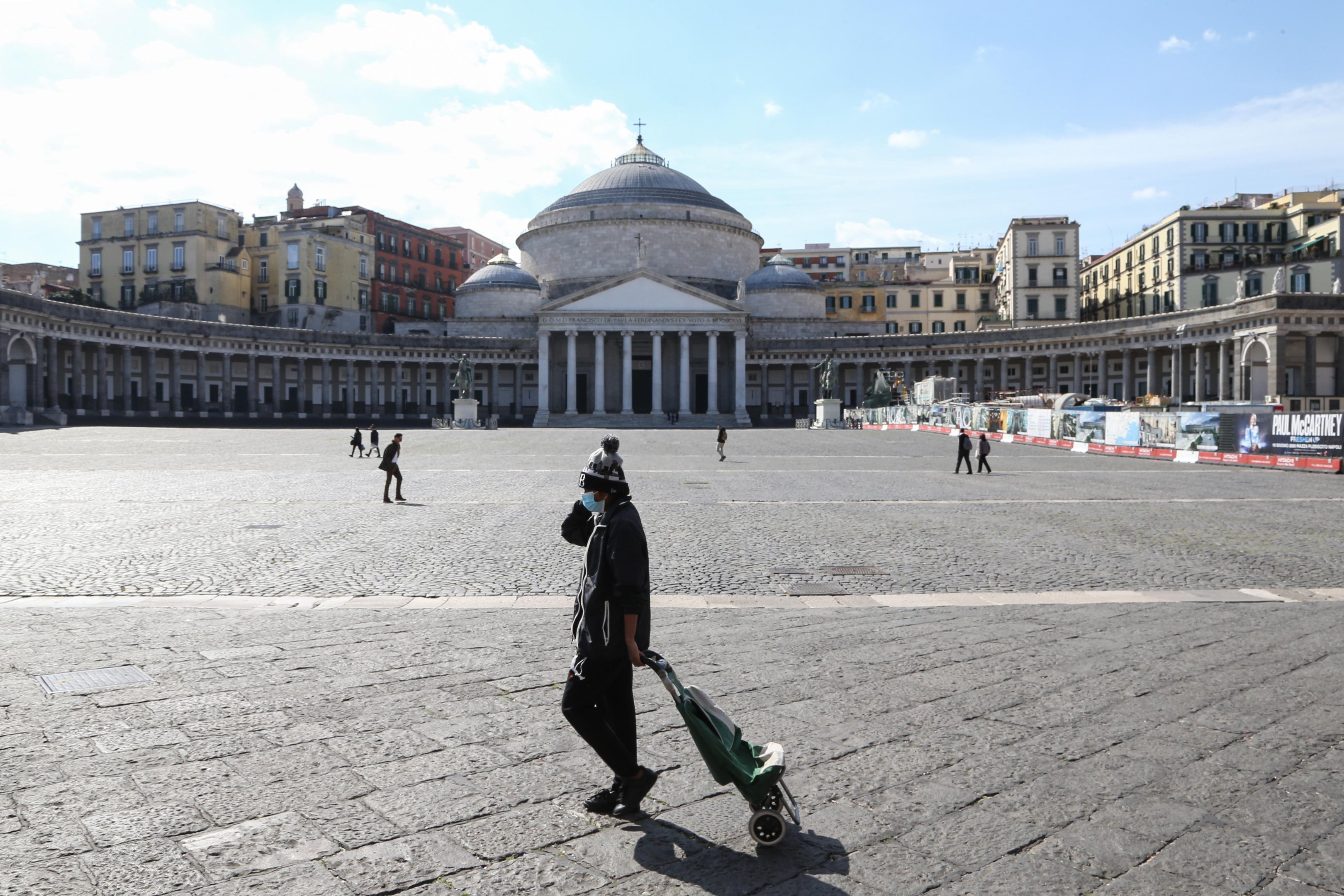 Sessenta milh&otilde;es de italianos receberam a ordem de ficar em suas casas nesta ter&ccedil;a-feira