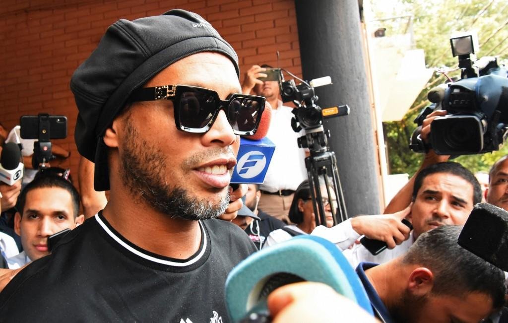 Ronaldinho tem sido alvo de propostas de detentos para participar de torneio de futsal