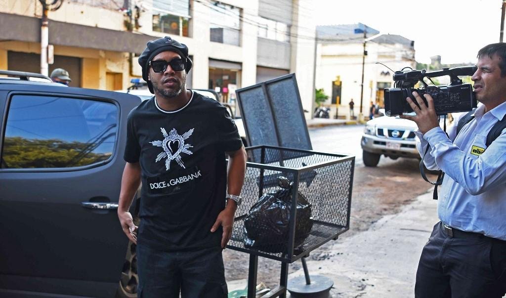 MP do Paraguai v&ecirc; participa&ccedil;&atilde;o il&iacute;cita de funcion&aacute;rios na entrada de Ronaldinho no pa&iacute;s