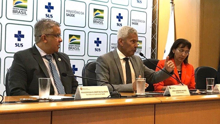 Autoridades explicaram pr&oacute;ximos passos para conter o avan&ccedil;o da doen&ccedil;a no Brasil
