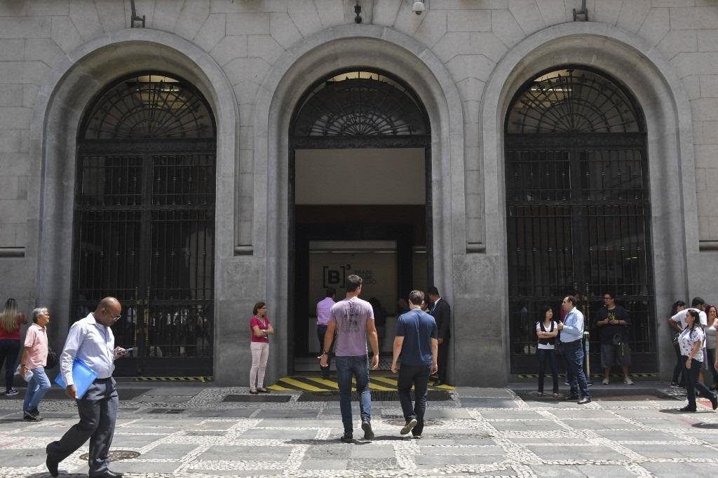 A primeira pausa durou 30 minutos, a segunda, uma hora