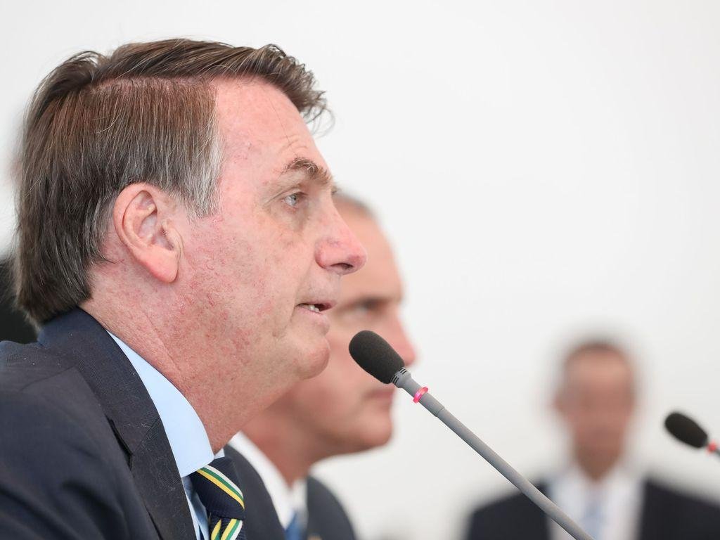 Presidente deve pedir para que as pessoas deixem de ir &agrave;s ruas no domingo