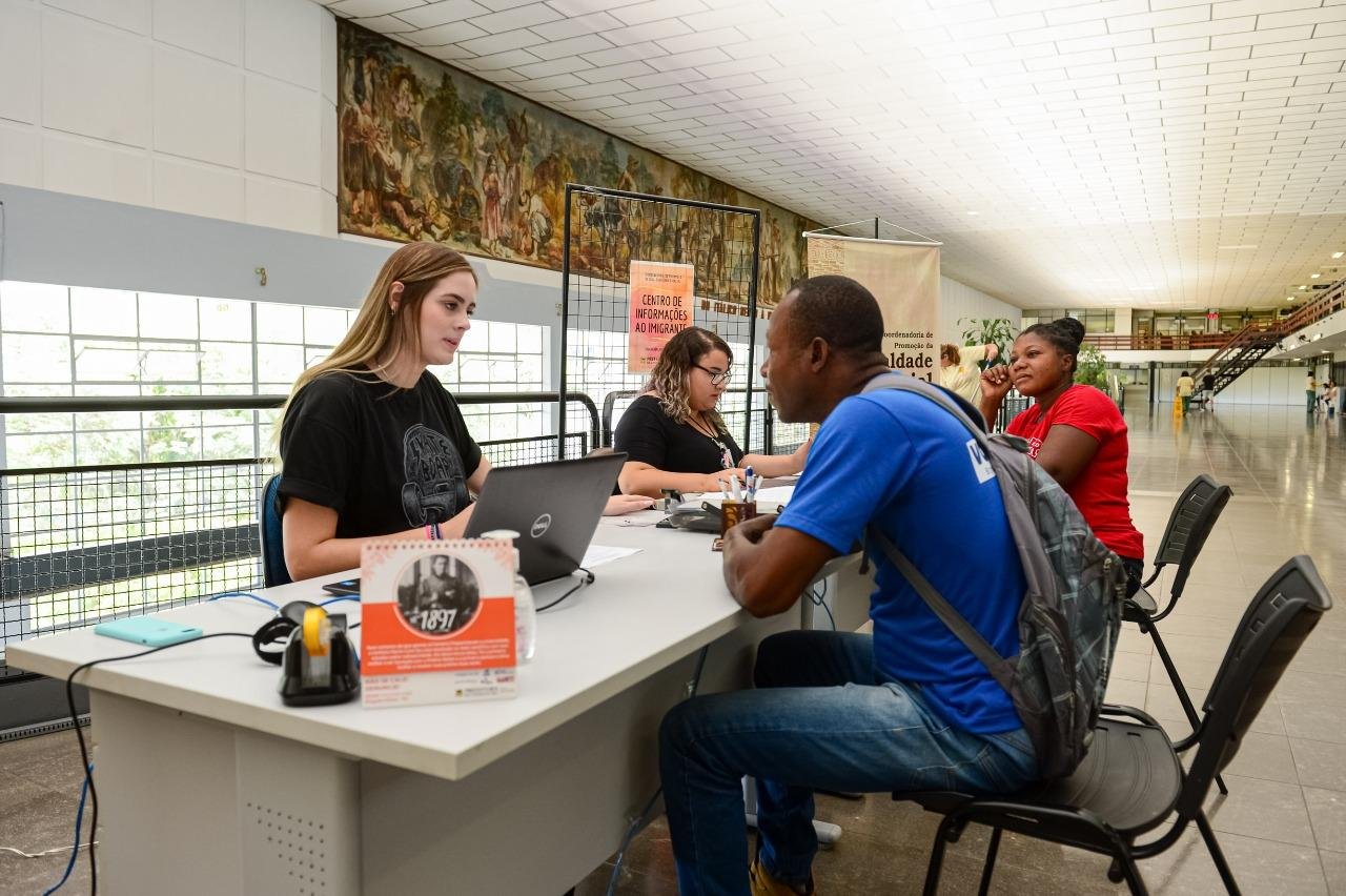O atendimento aos imigrantes ser&aacute; realizado no segundo andar do Centro Administrativo Municipal.