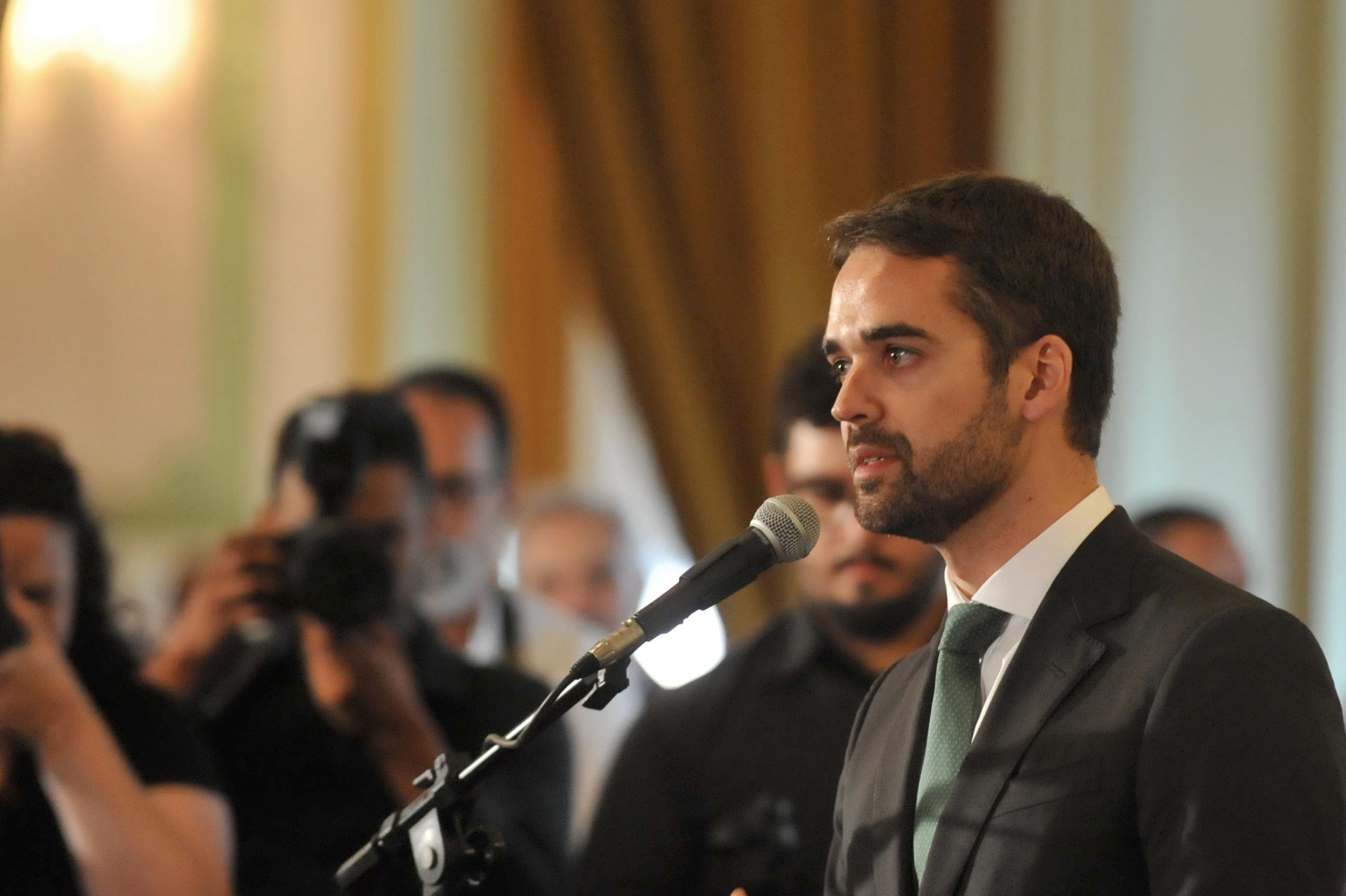 Governador elaborou decreto para combater propaga&ccedil;&atilde;o do coronav&iacute;rus