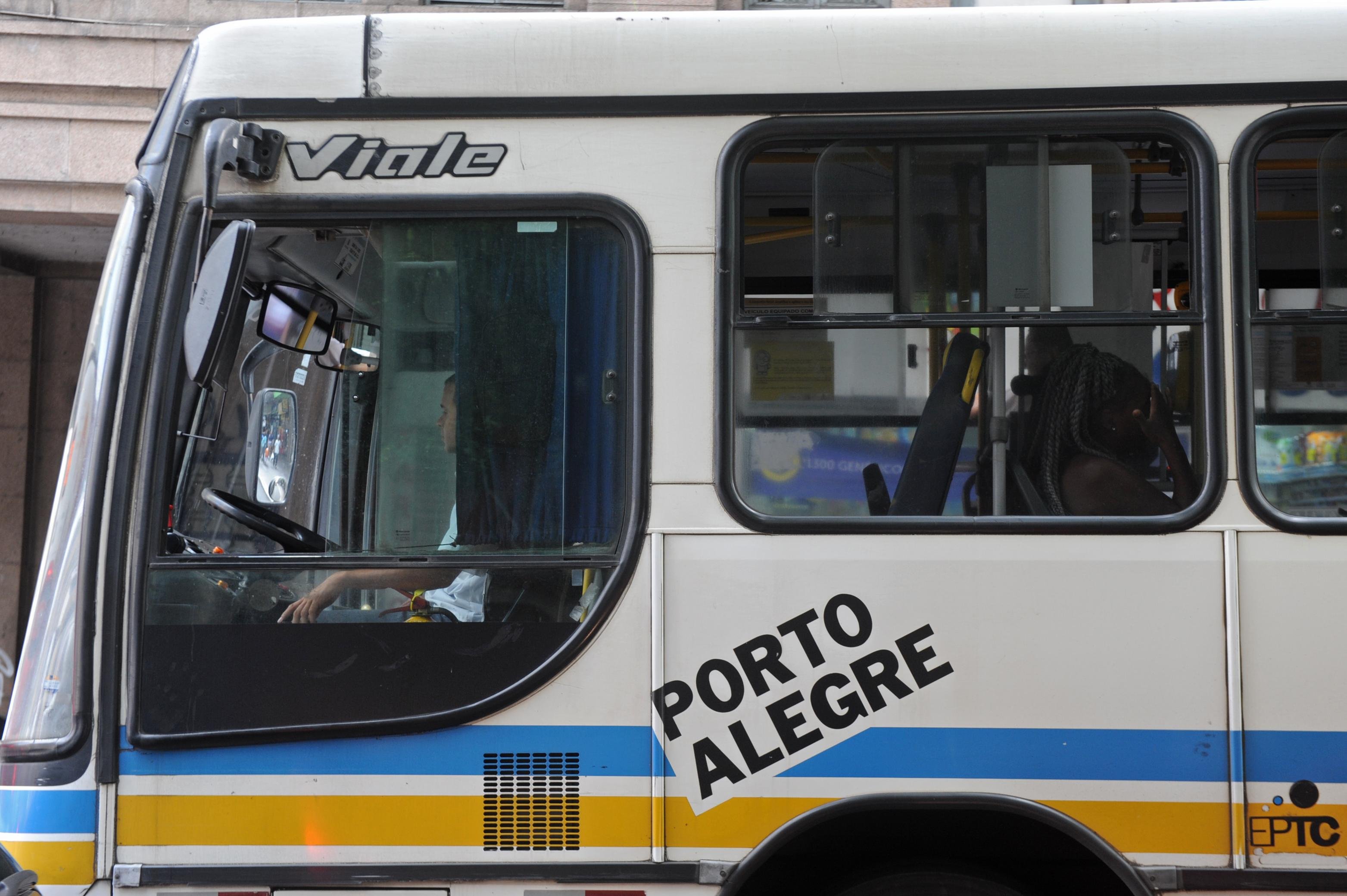 Ve&iacute;culos equipados com de ar-condicionado n&atilde;o t&ecirc;m possibilidade de abertura das janelas e ser&atilde;o readequados na frota