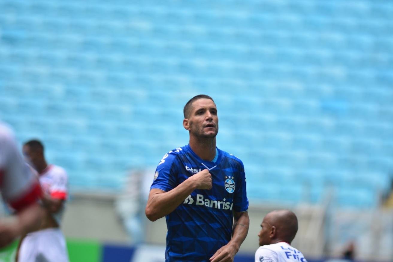Thiago Neves marcou um dos gols do Gr&ecirc;mio contra o S&atilde;o Luiz
