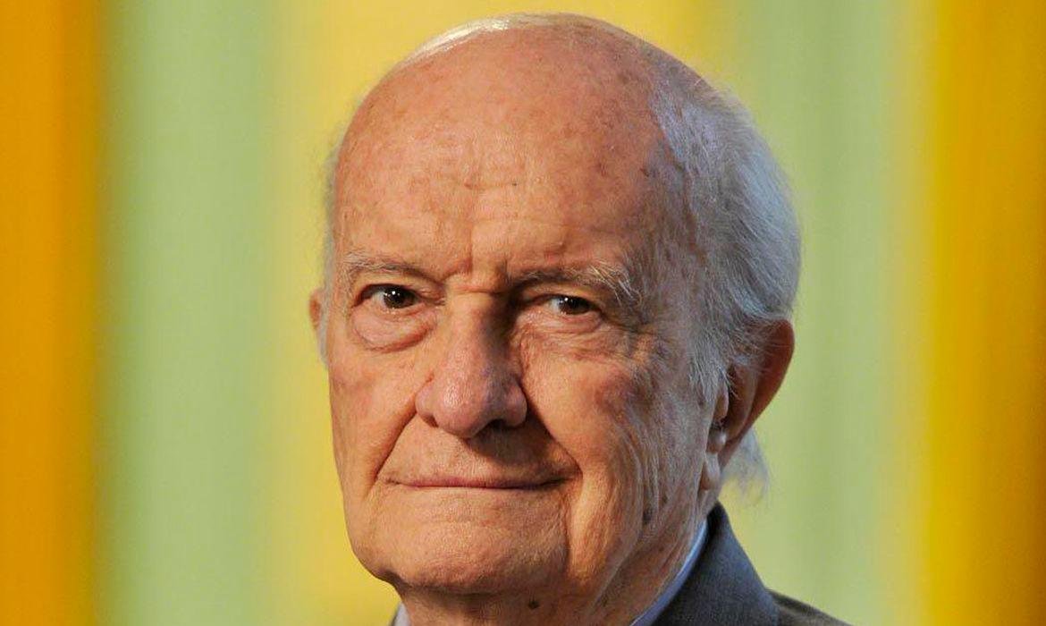 Affonso Arinos morreu aos 89 anos, no Rio
