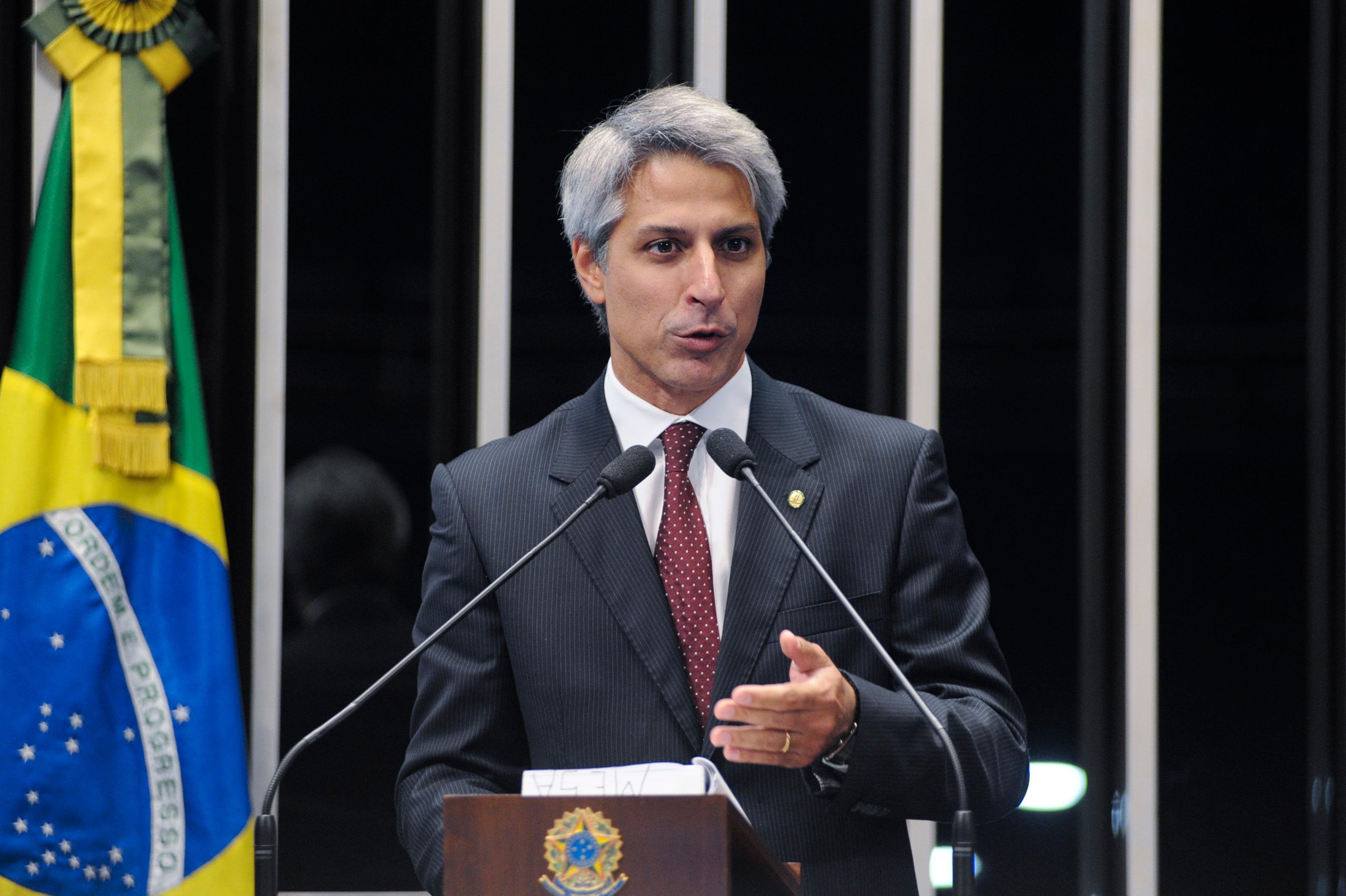 Alessandro Molon foi um dos deputados que se manifestaram contr&aacute;rios a atitude de Bolsonaro