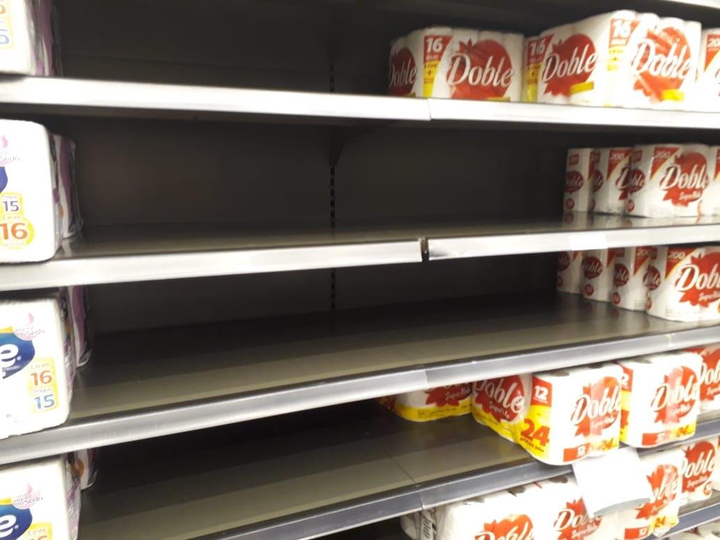 Papel higi&ecirc;nico &eacute; um dos itens que mais t&ecirc;m sa&iacute;do dos supermercados de Porto Alegre