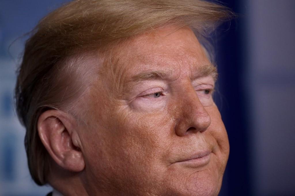 Presidente americano disse que pandemia pode terminar em julho no pa&iacute;s