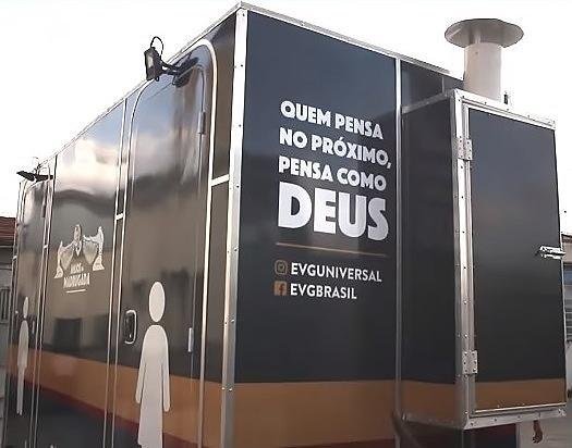 Carreta proporciona ainda roupa limpa, comida e uma chance de recome&ccedil;o a quem perdeu tudo