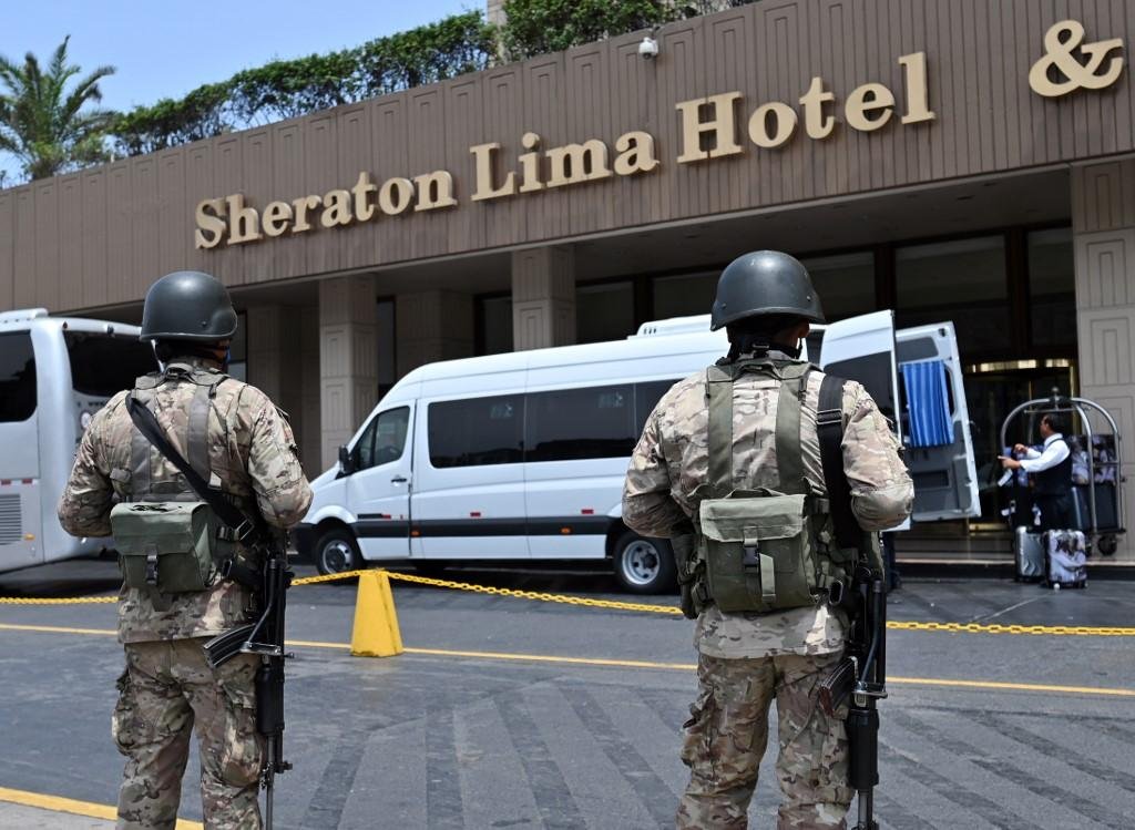 Relatos narram que o Ex&eacute;rcito peruano restringiu acesso dos turistas