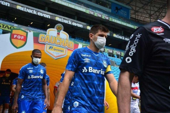 Atletas protestaram pela paralisa&ccedil;&atilde;o dos jogos no &uacute;ltimo domingo, 15