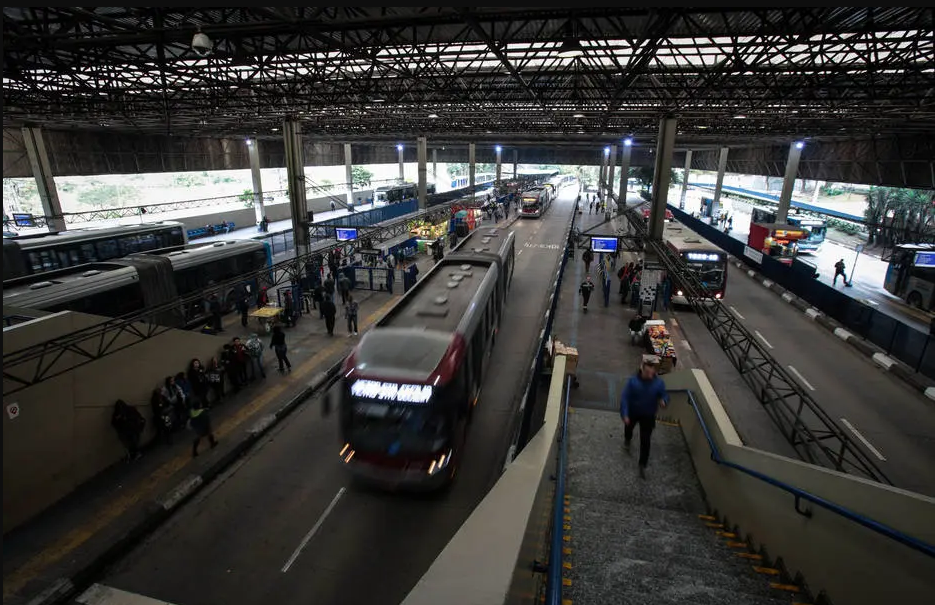Viagens em &ocirc;nibus j&aacute; ca&iacute;ram 60% e empresas veem risco de colapso por causa de coronav&iacute;rus