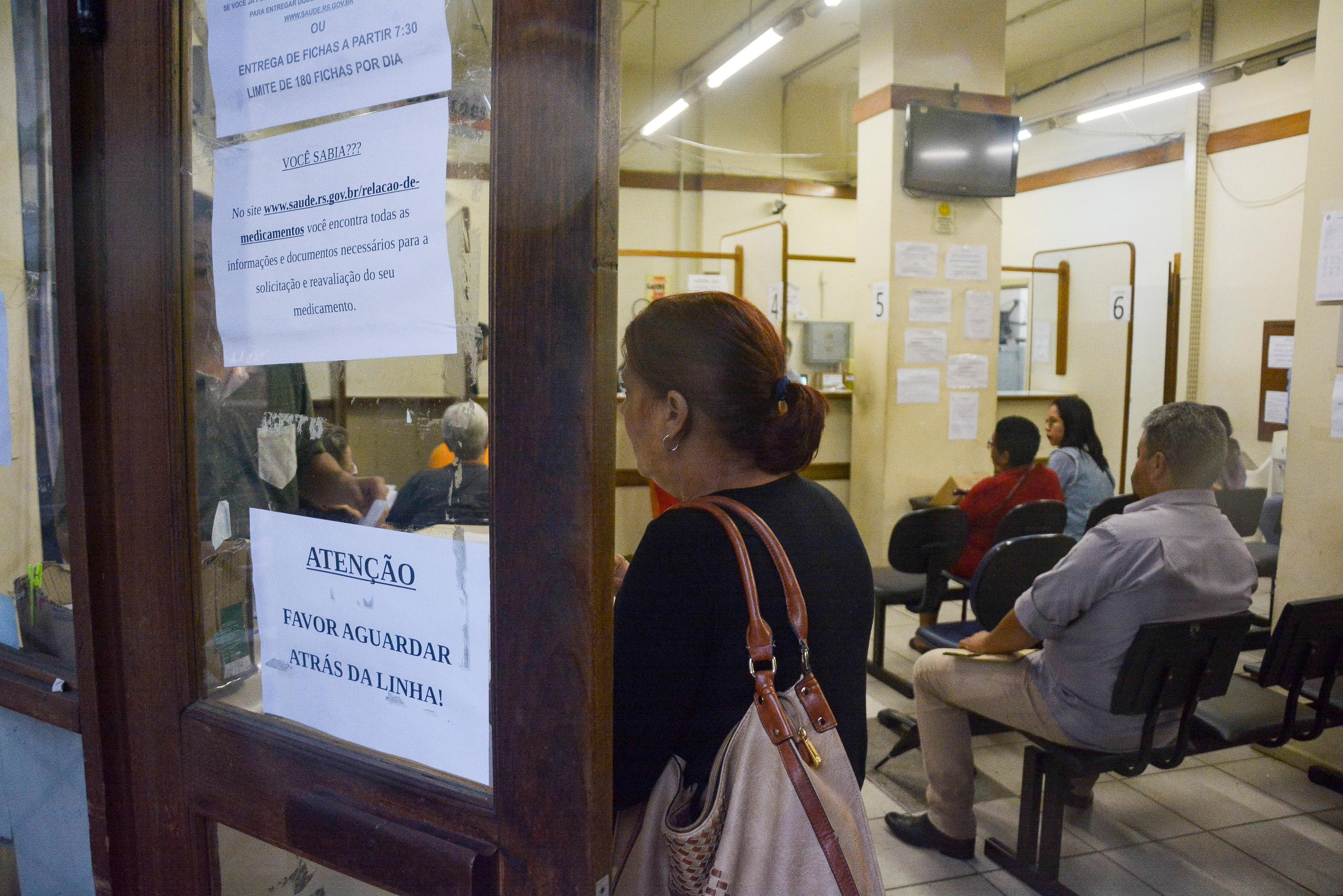 Governo do Estado mant&eacute;m oferta regular de de medicamentos e vacinas nesta quarta-feira