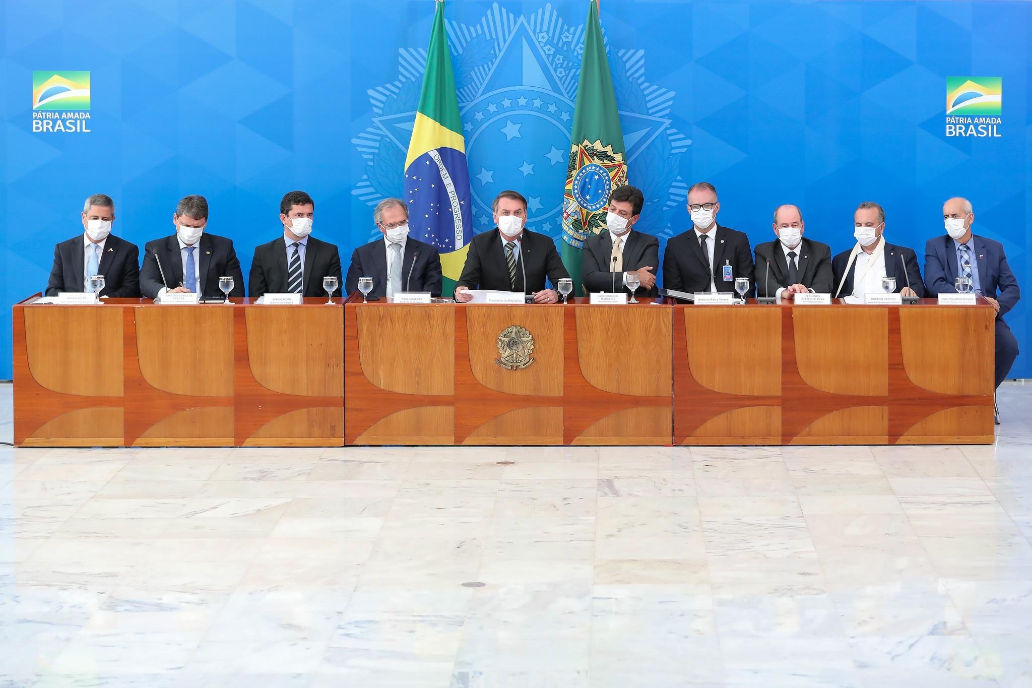 An&uacute;ncio foi feito durante coletiva de imprensa de Bolsonaro e oito de seus ministros