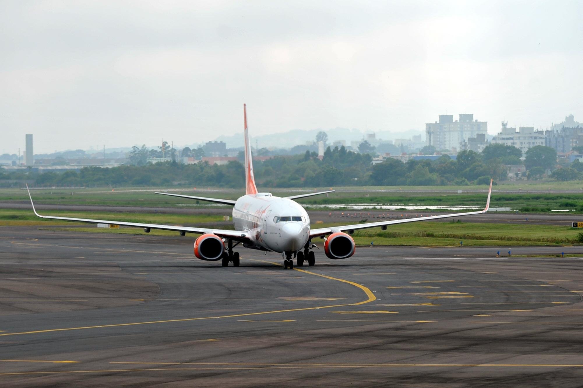 Ministro lembrou que o tema &eacute; compet&ecirc;ncia da Uni&atilde;o e disse que os contratos com o setor aeroportu&aacute;rio ser&atilde;o "reequilibrados".