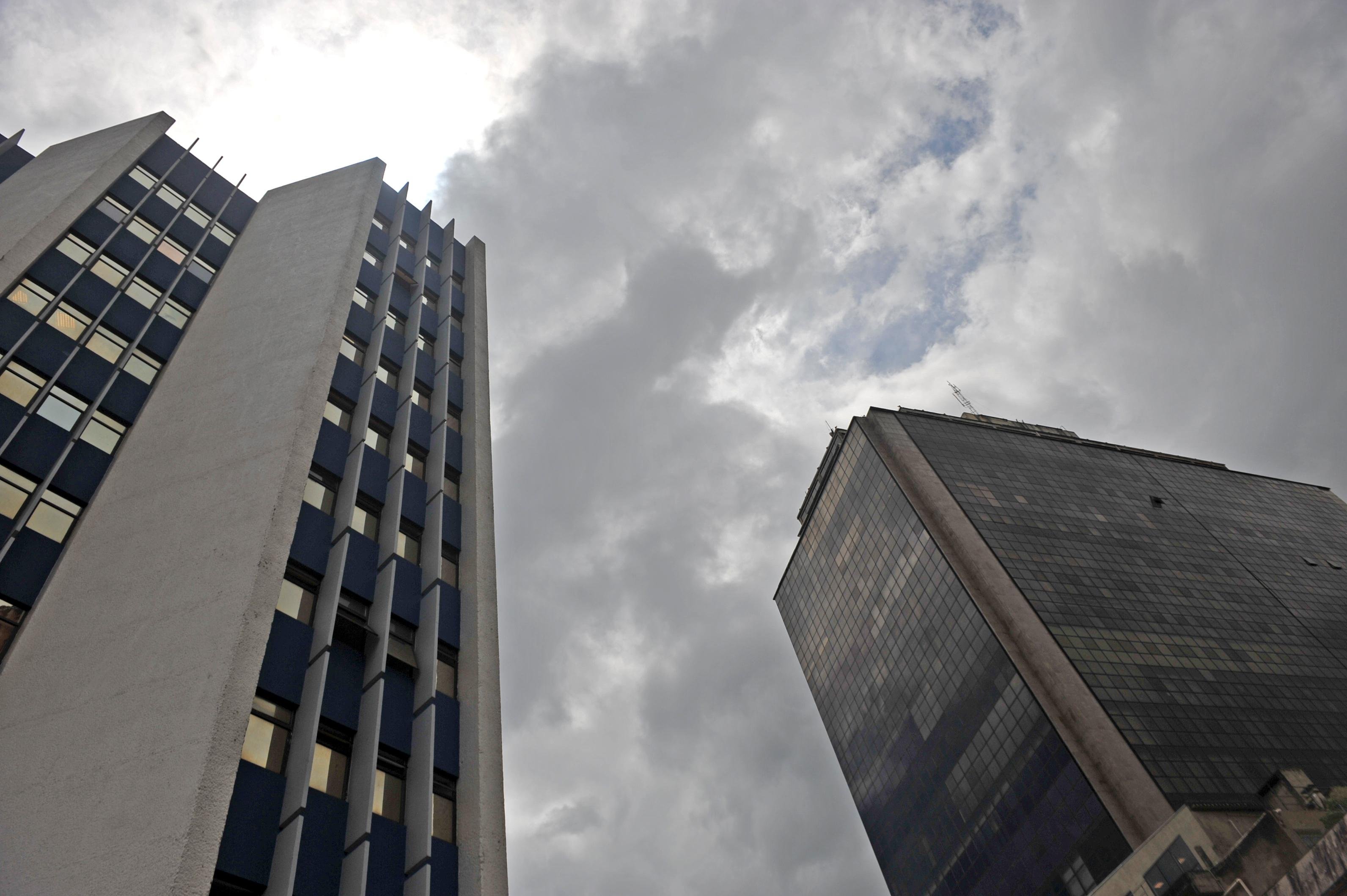 Porto Alegre deve ter sol entre nuvens, com chance de chuva isolada
