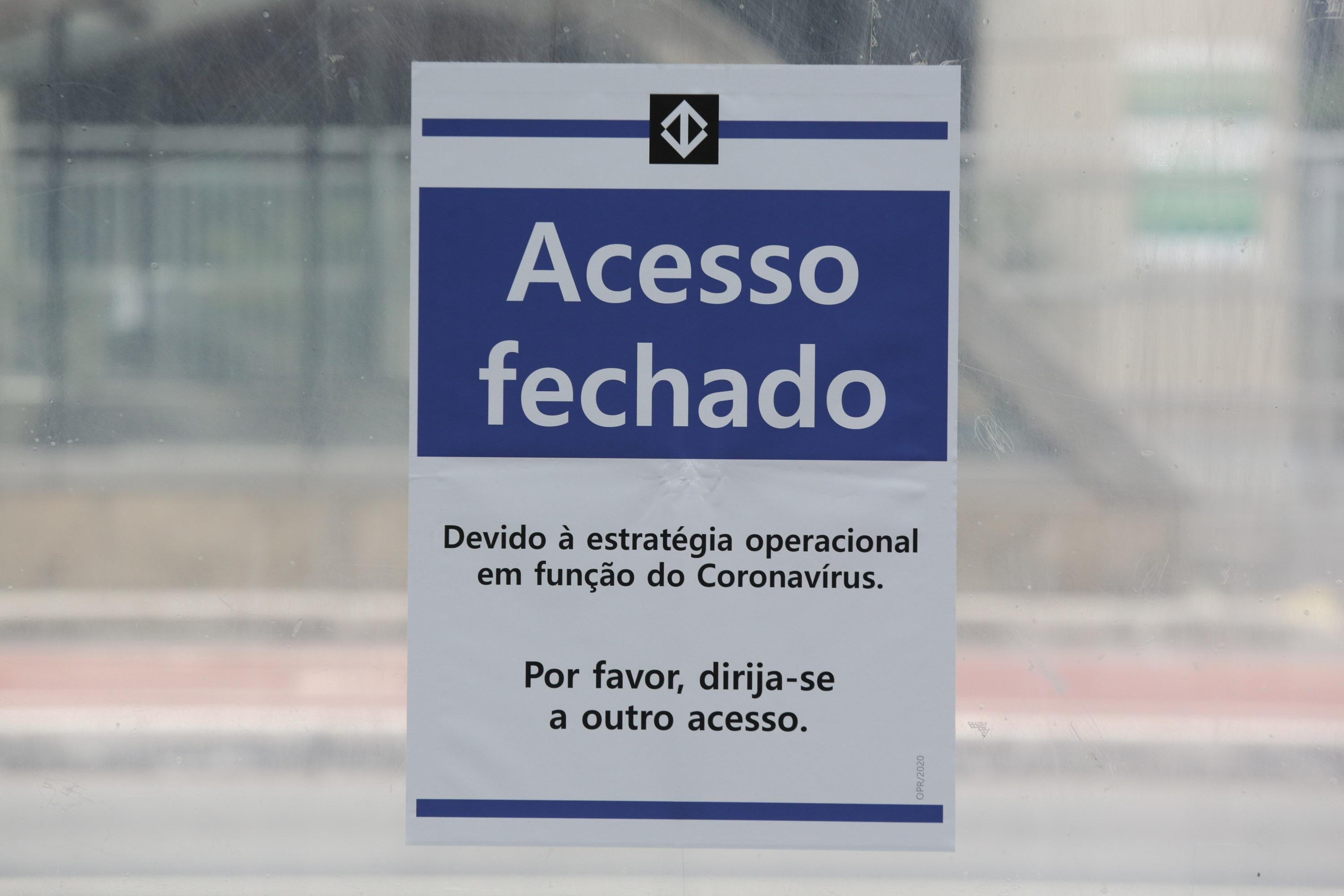 Quarentena significa o fechamento de todos os com&eacute;rcios e servi&ccedil;os n&atilde;o essenciais &agrave; popula&ccedil;&atilde;o pelo per&iacute;odo de 15 dias