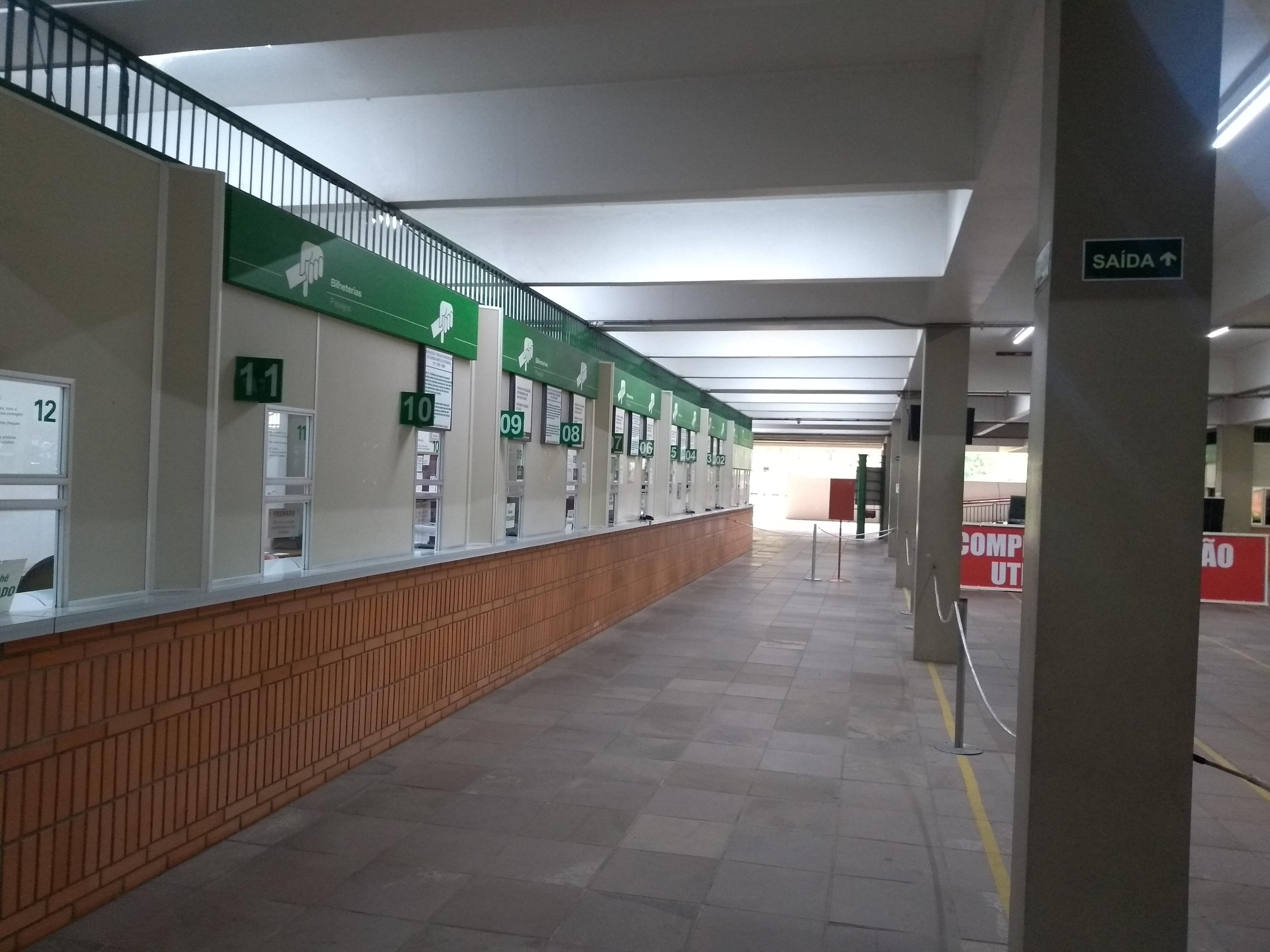 Rodovi&aacute;ria &eacute; um dos locais da cidade j&aacute; sem movimento de pessoas