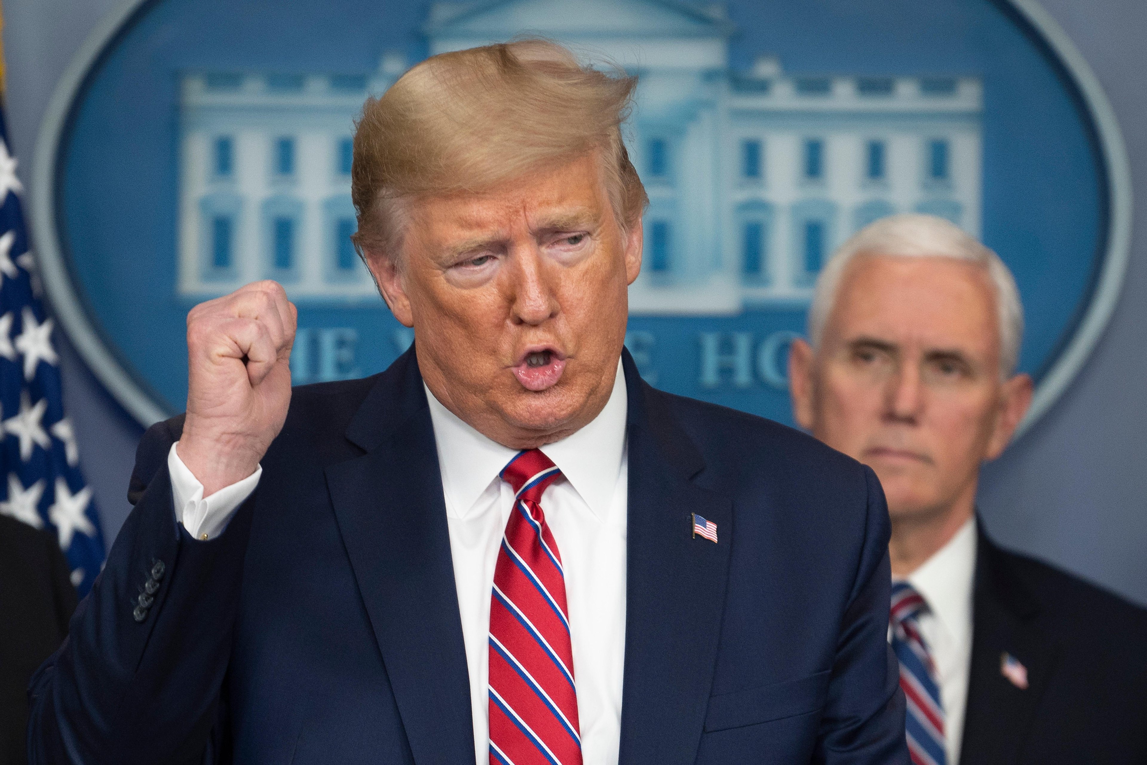 Trump disse que a cura n&atilde;o pode ser pior do que o problema