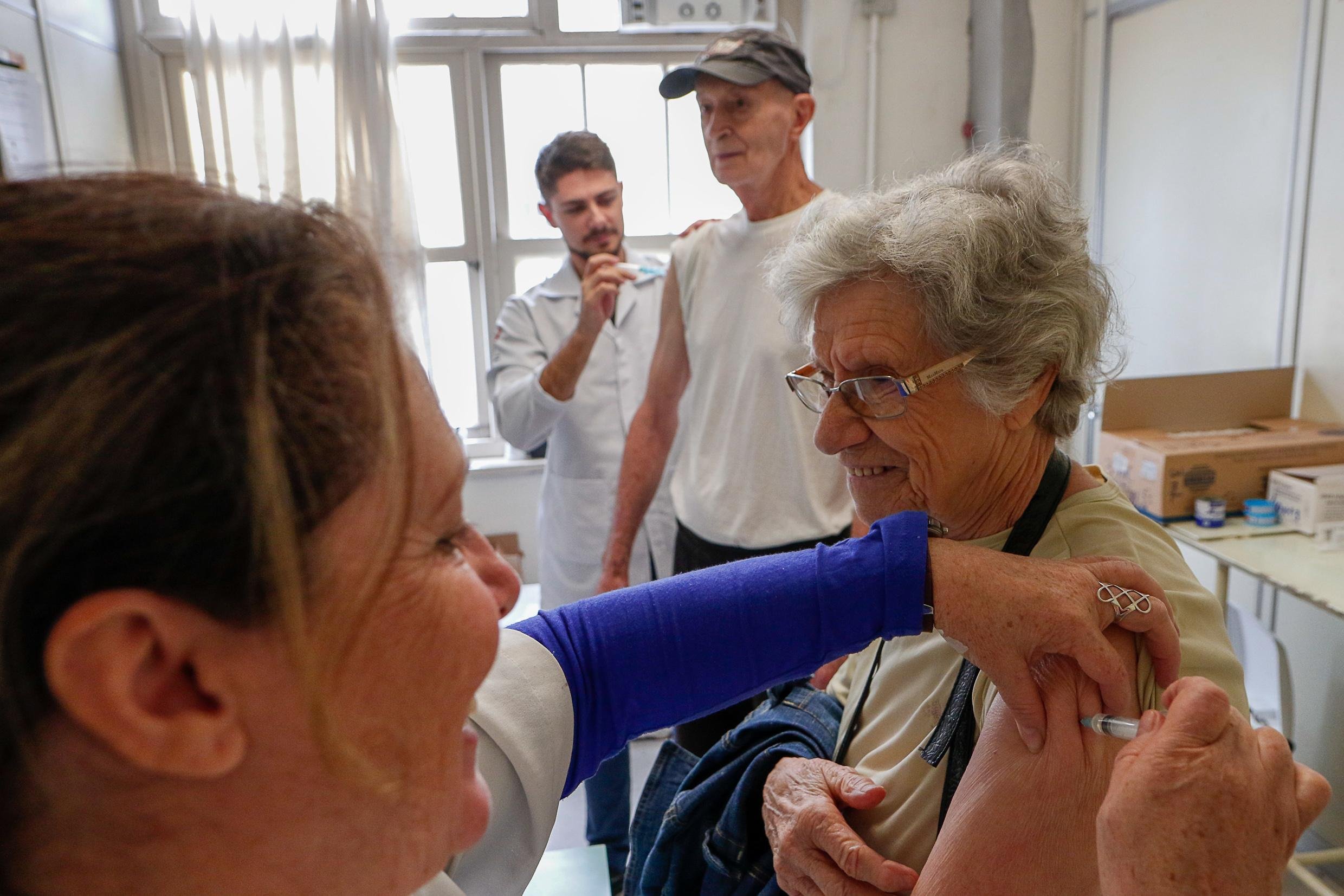 Vacina contra influenza n&atilde;o garante prote&ccedil;&atilde;o diante do novo coronav&iacute;rus